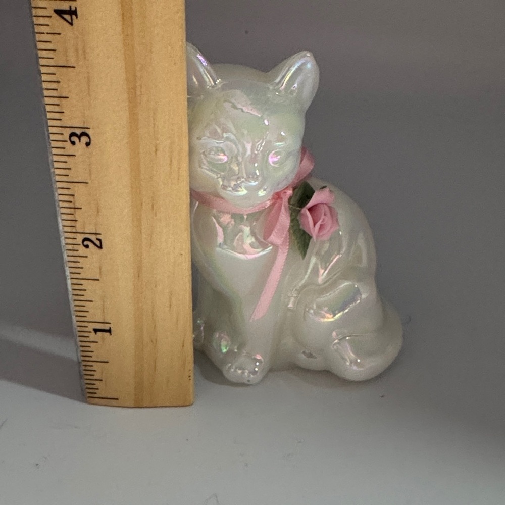 Fenton Iridescent White Cat Figurine with Pink Accents - Picture 4 of 5